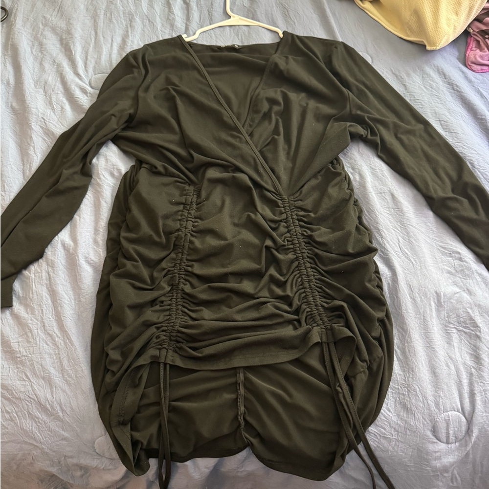 Forever 21 Green Ruched V-Neck Bodycon Dress